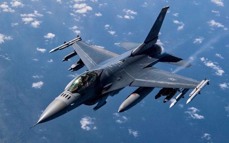 US to train Ukrainian F-16 pilots as Norway and Denmark pledge jets ...